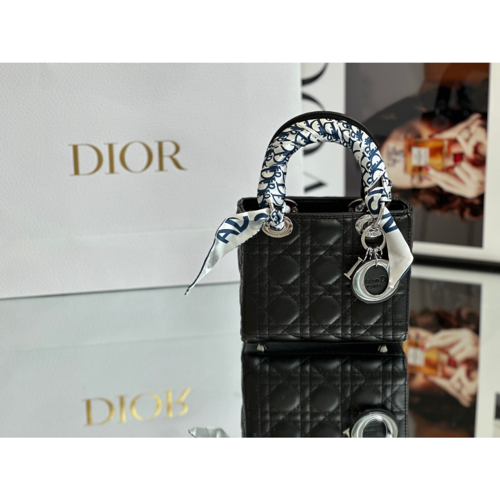 TÚI CD LADY SZ17 DA MỊN TAG BẠC