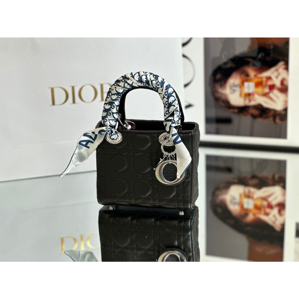 TÚI CD LADY SZ17 DA MỊN TAG BẠC