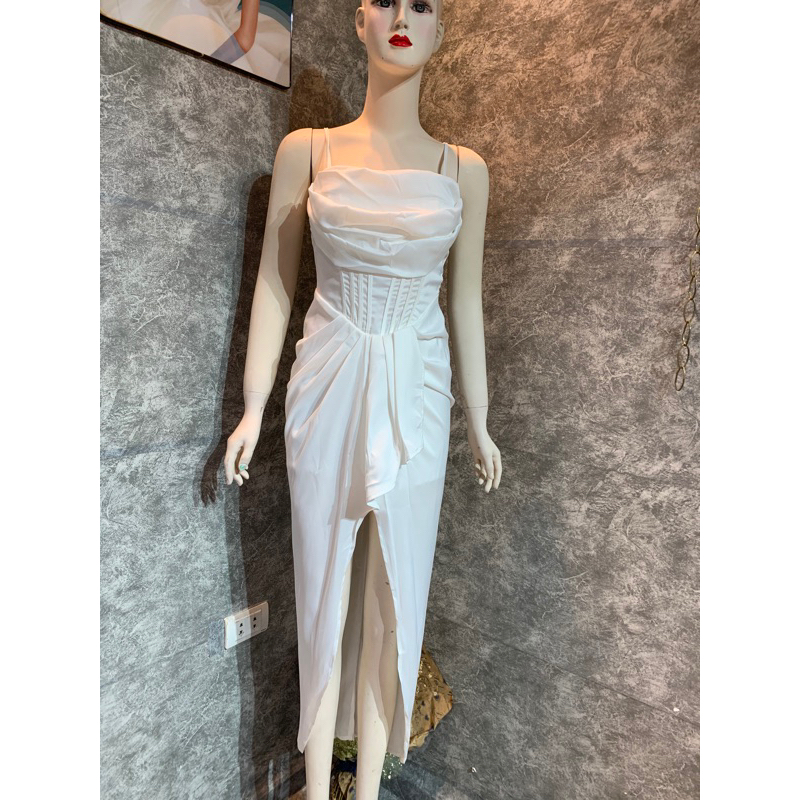 Váy lụa khoét eo đan chéo nhiều mẫu