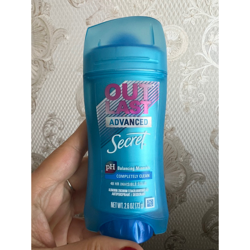 Thanh lăn khử mùi bảo vệ cho nữ bảo vệ suốt 48h Secret Outlast Clear Gel Deodorant Clean Lavender 73g