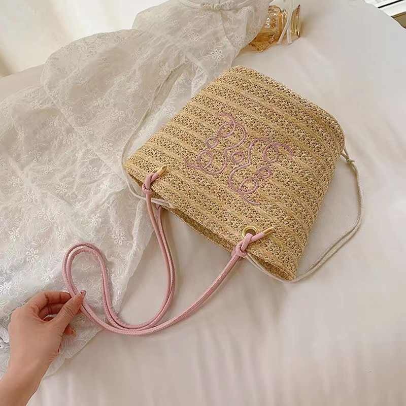 2023 mới thời trang sen cỏ phụ nữ cổ điển tot túi nhỏ nách túi dệt | BigBuy360 - bigbuy360.vn