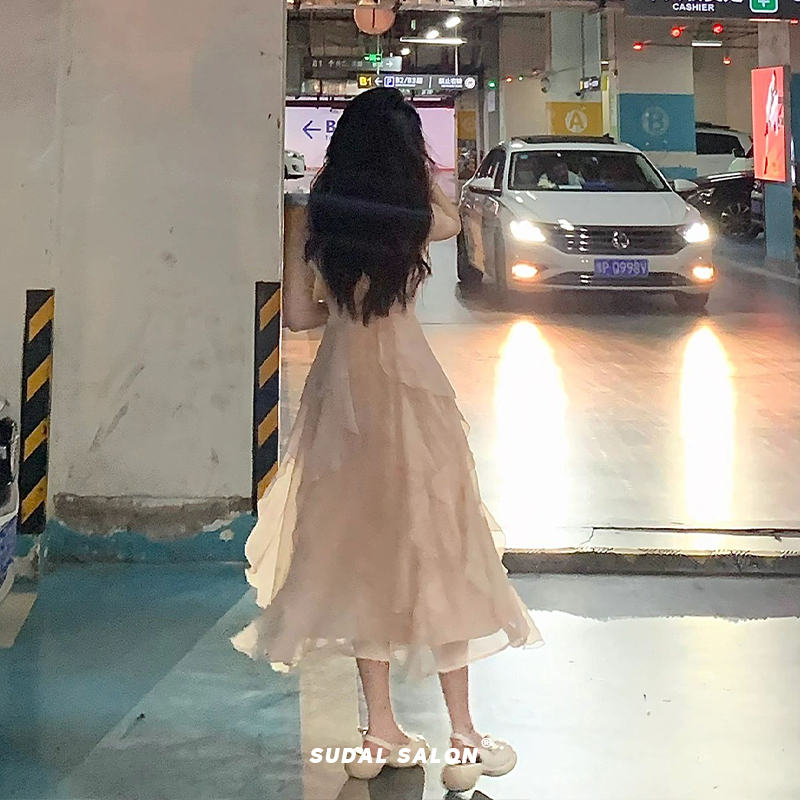 Váy hai dây đi biển đi chơi phong cách tỷ tỷ siêu Hot