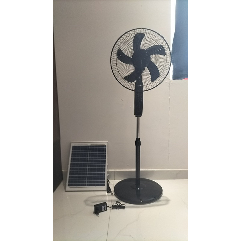 Quạt tích điện năng lượng mặt trời solar fan đen