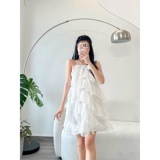 Váy cổ yếm