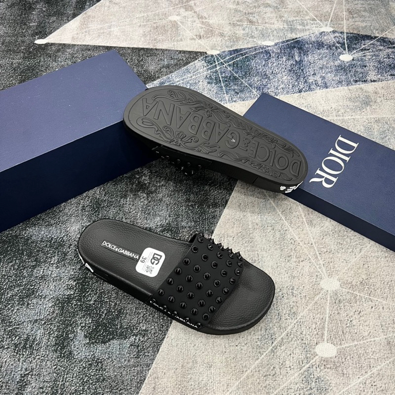 Dép lê nam DG đinh tán màu đen chắc chắn