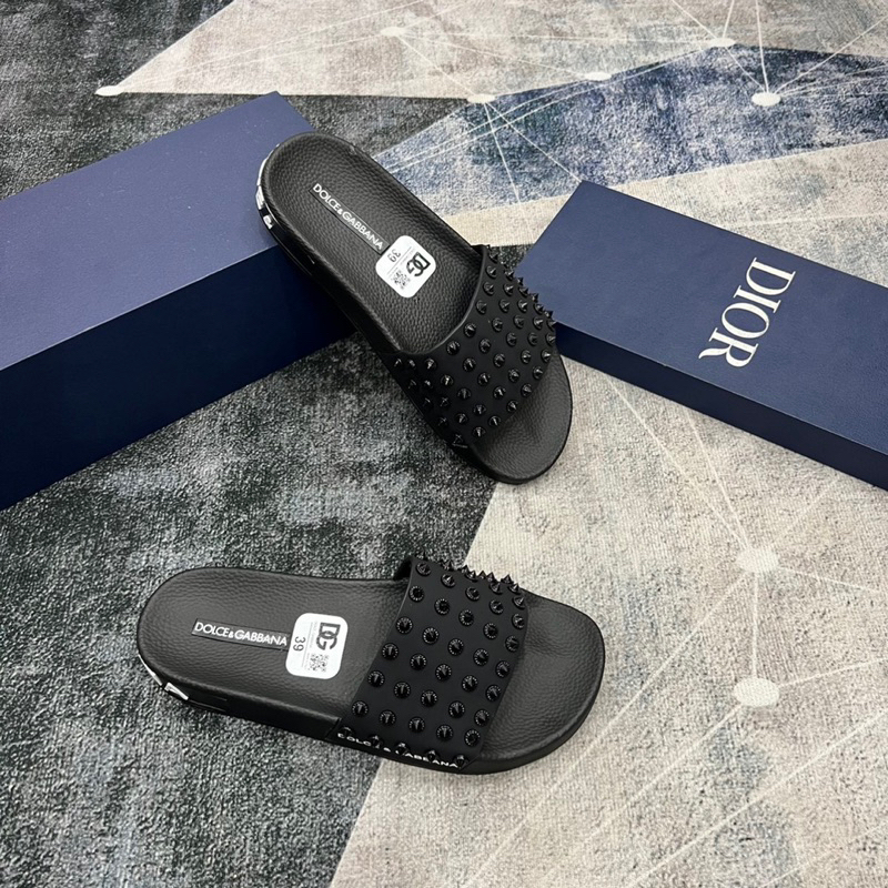 Dép lê nam DG đinh tán màu đen chắc chắn