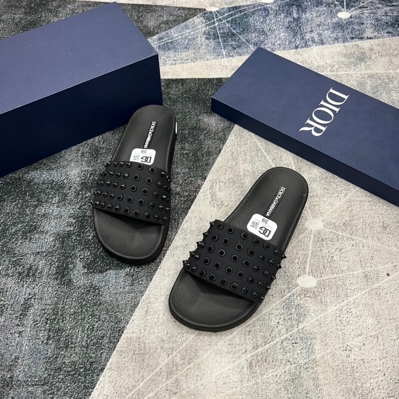 Dép lê nam DG đinh tán màu đen chắc chắn