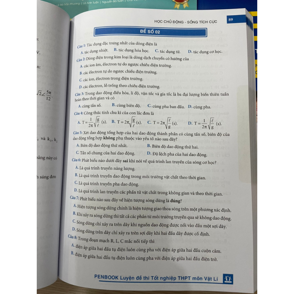 Sách lớp 12 - PENBOOK môn Lí – Luyện đề thi tốt nghiệp THPT theo xu hướng mới nhất dành cho 2k6 (Bản thi năm 2024)