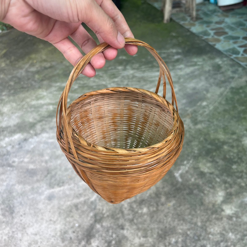 Giỏ đựng kim chỉ, hành, tỏi,...hàng thủ công mỹ nghệ đan bằng tre