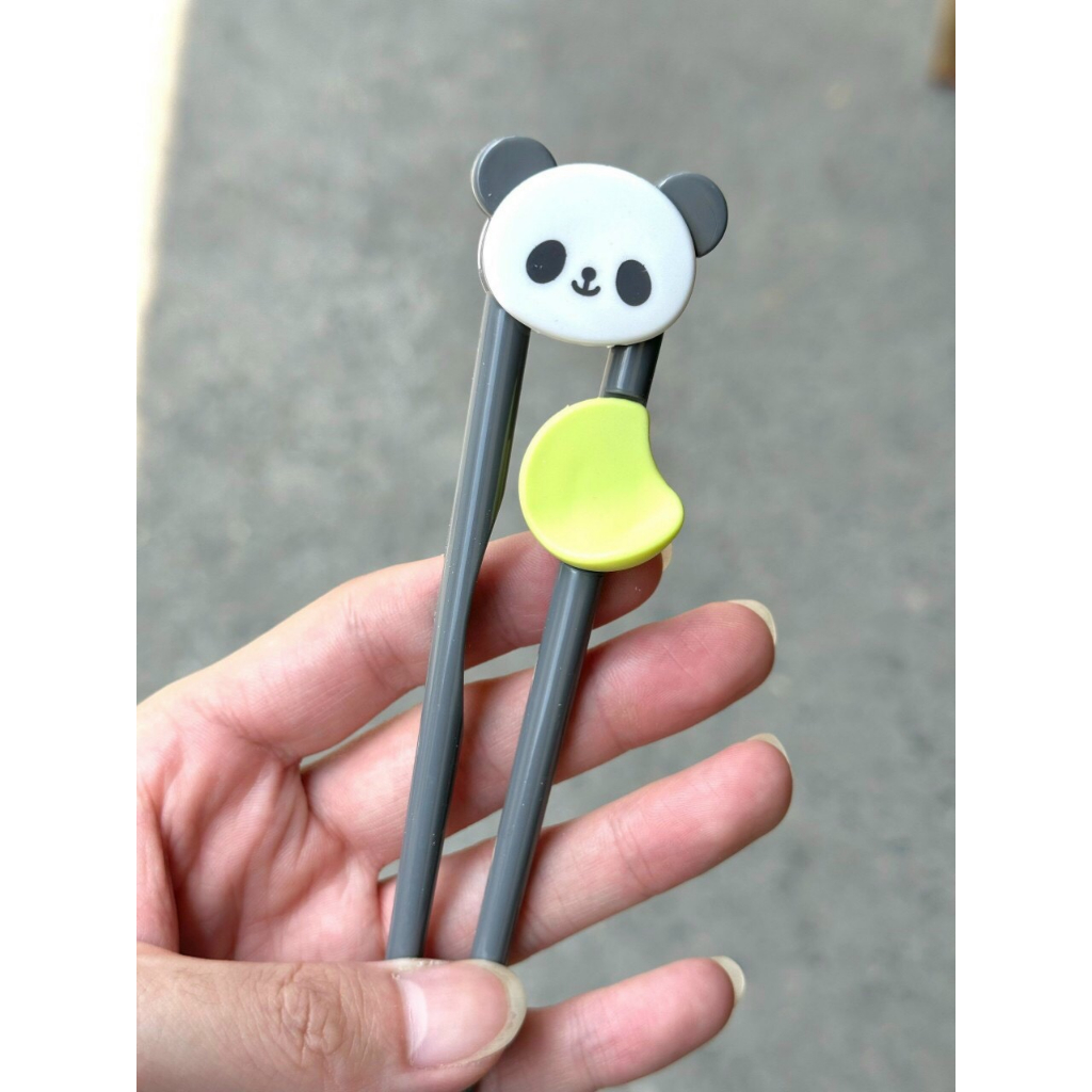 Đũa nhựa tập gắp cho bé hình gấu nhiều màu