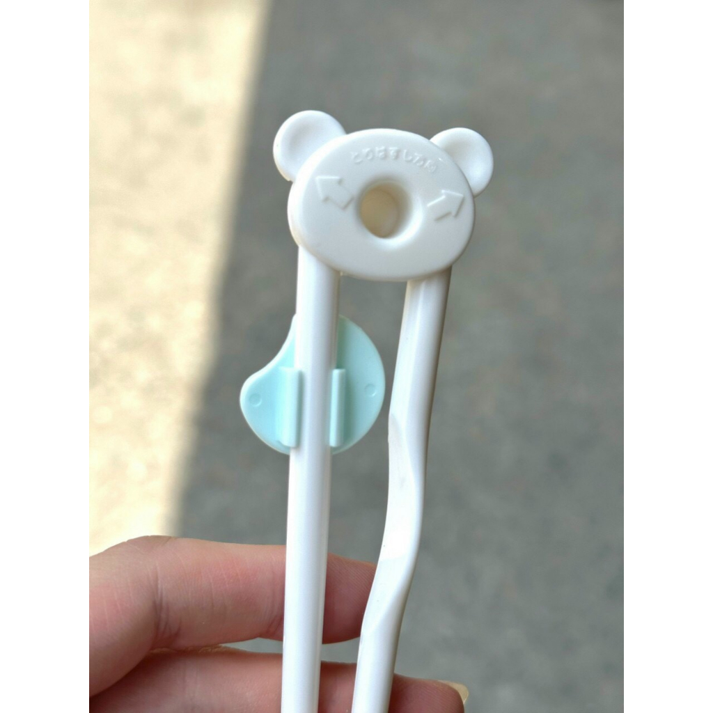 Đũa nhựa tập gắp cho bé hình gấu nhiều màu
