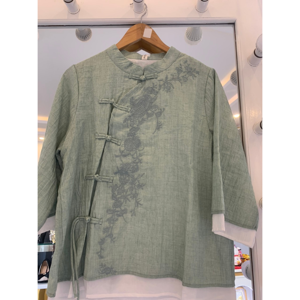 Áo pháp phục thêu hoa chìm