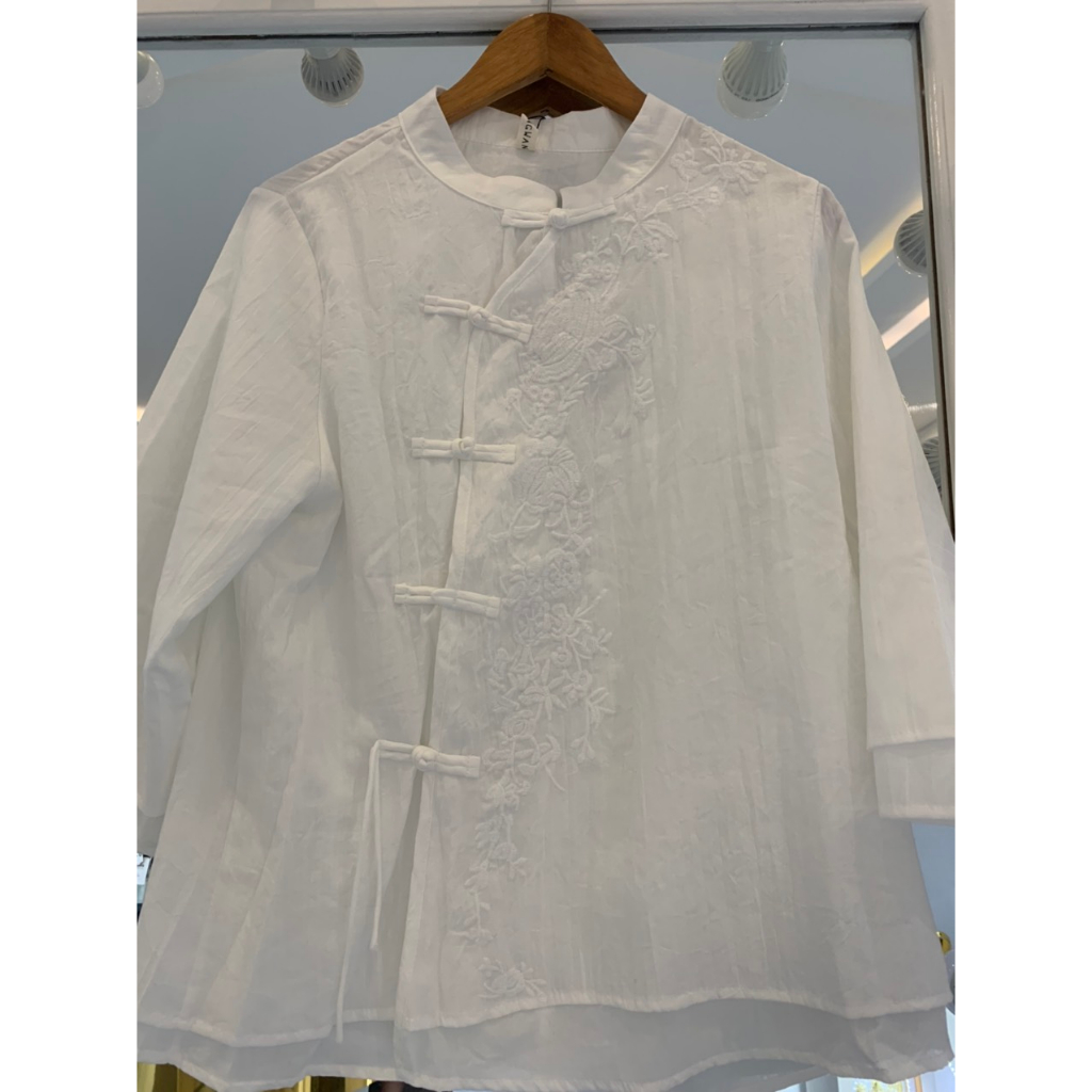 Áo pháp phục thêu hoa chìm