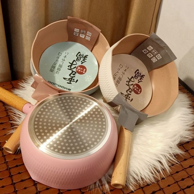Chảo chống dính sâu lòng 18cm EMOOJOO Nhật Bản
