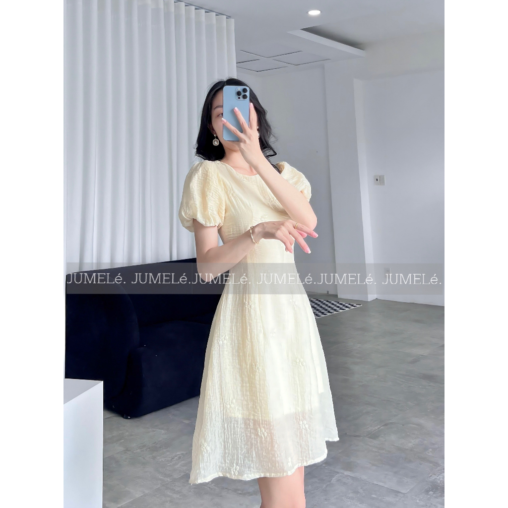 Đầm hoa nhí thiết kế cổ tròn