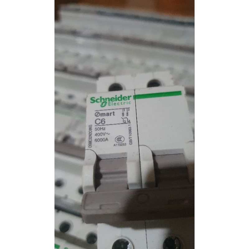Aptomat 6A - Schneider Smart C6 - Mã OSMC32N2C6KG