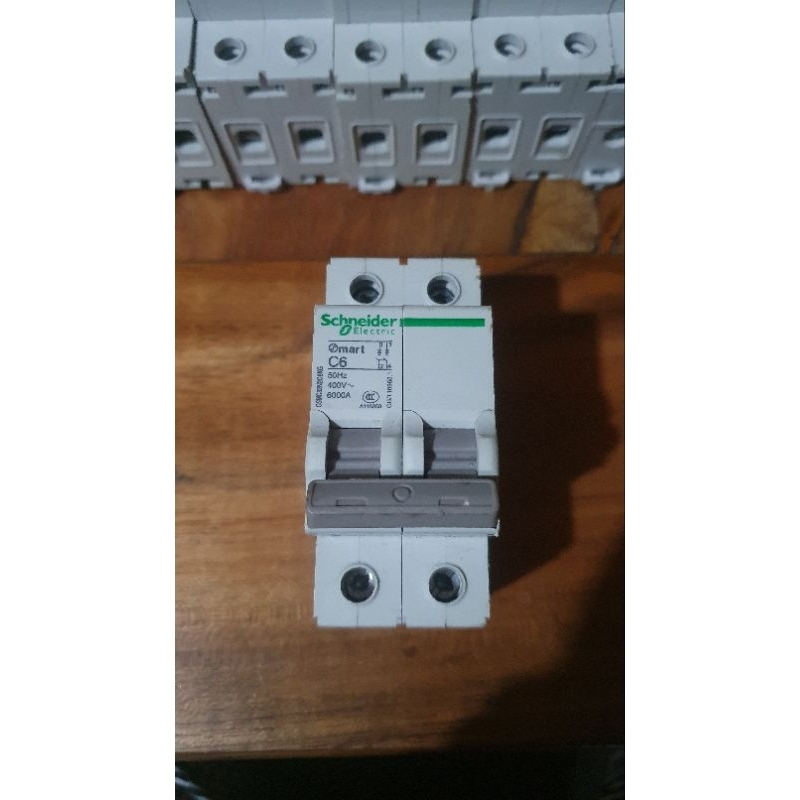 Aptomat 6A - Schneider Smart C6 - Mã OSMC32N2C6KG