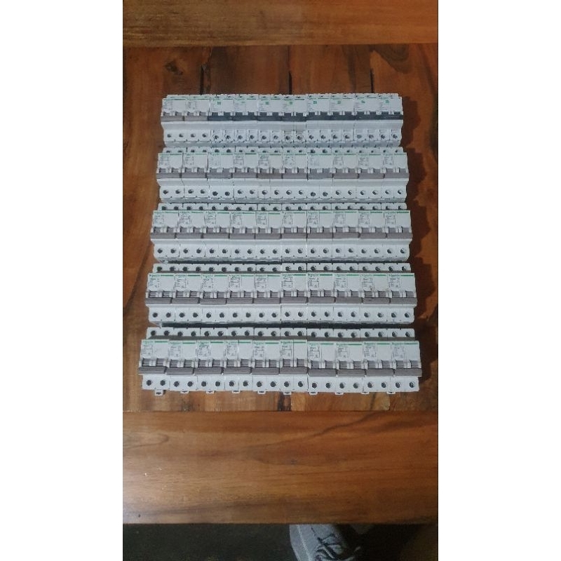 Aptomat 6A - Schneider Smart C6 - Mã OSMC32N2C6KG