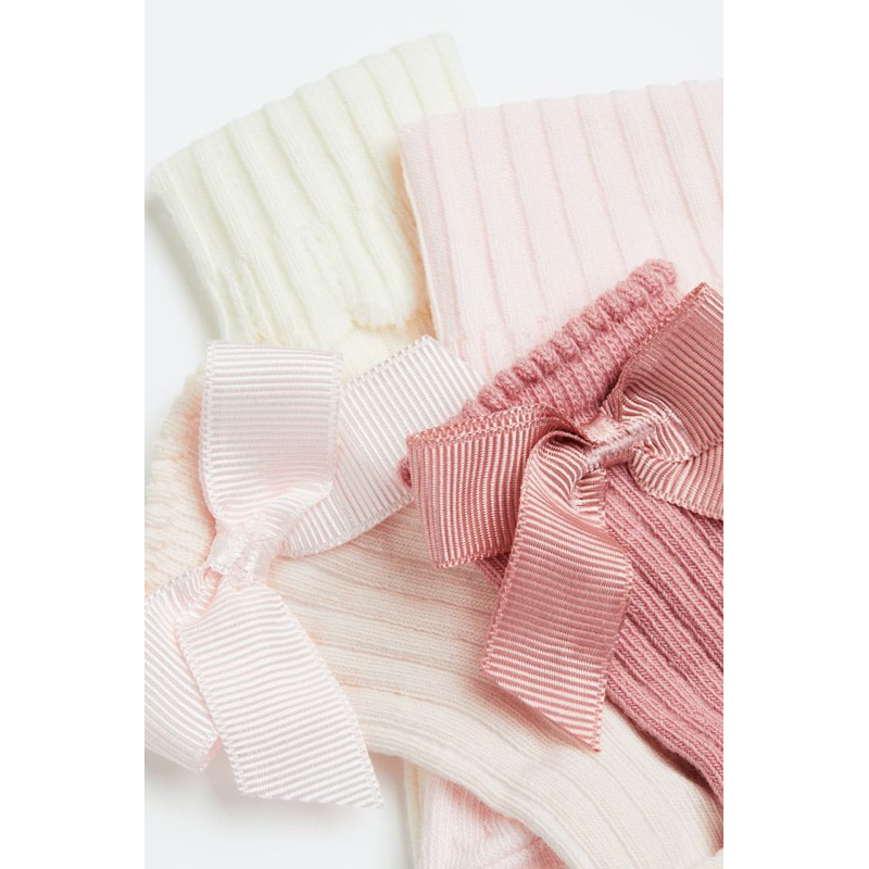 Set 4 tất cho bé cực kỳ đáng yêu