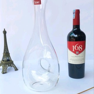Decanter hình ốc sên dáng thẳng. Bình thở rượu vang