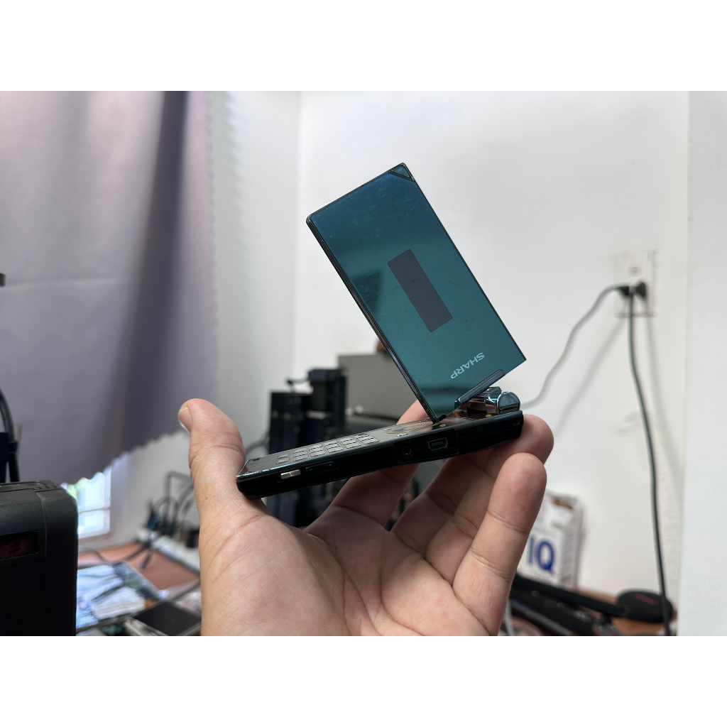 Điện thoại Sharp 7218u