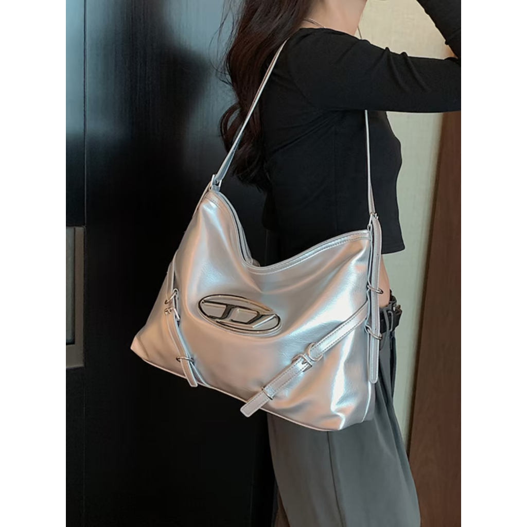 Order🌸Túi leng keng bạc Nhật Bản và Hàn Quốc Túi Messenger Túi đeo vai dung tích lớn Túi đeo nách Túi đi xe máy