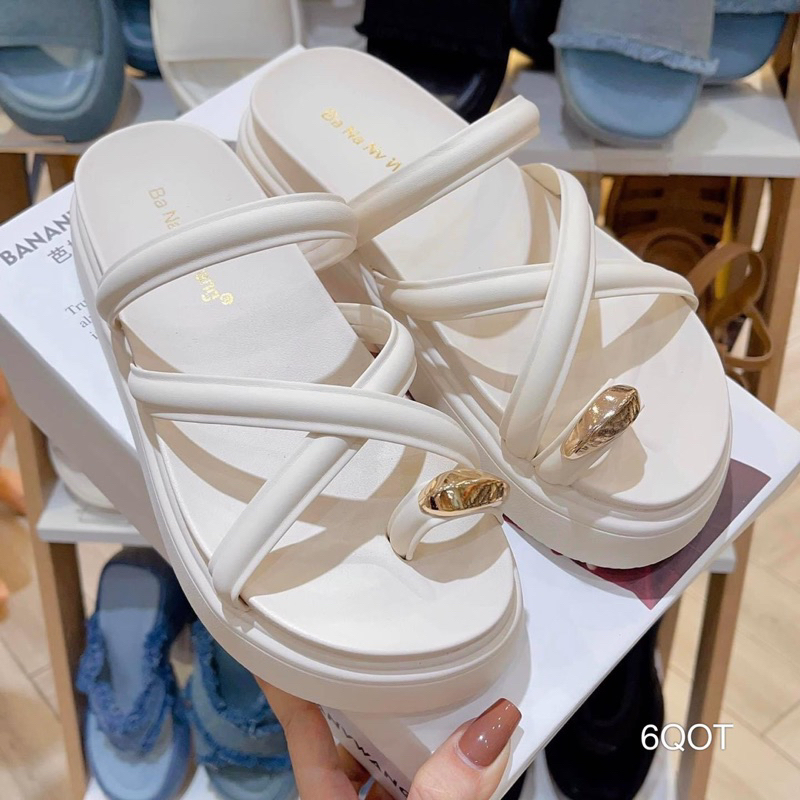 Dép Bánh Mì Dây Chéo Xỏ Khoá Vàng Cao Cấp Êm Đẹp