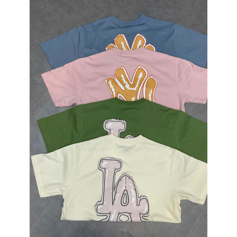 ÁO THUN NEW ERA GRADUATION YEARNING MÀU HỒNG * 13280319 * ÁO THUN NEW ERA CHÍNH HÃNG NHẬP KHẨU FULL TEM TAG