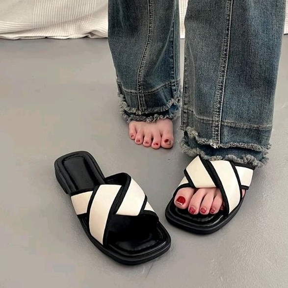 Dép lê quai da chéo đế 2cm cho nữ 2023 phong cách tiểu thư sang chảnh phù hợp đi chơi, đi làm