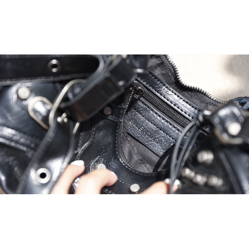 Túi Xách Balenciaga Bag Trắng Đen Size 25  -  By Anh Dinh Phuong