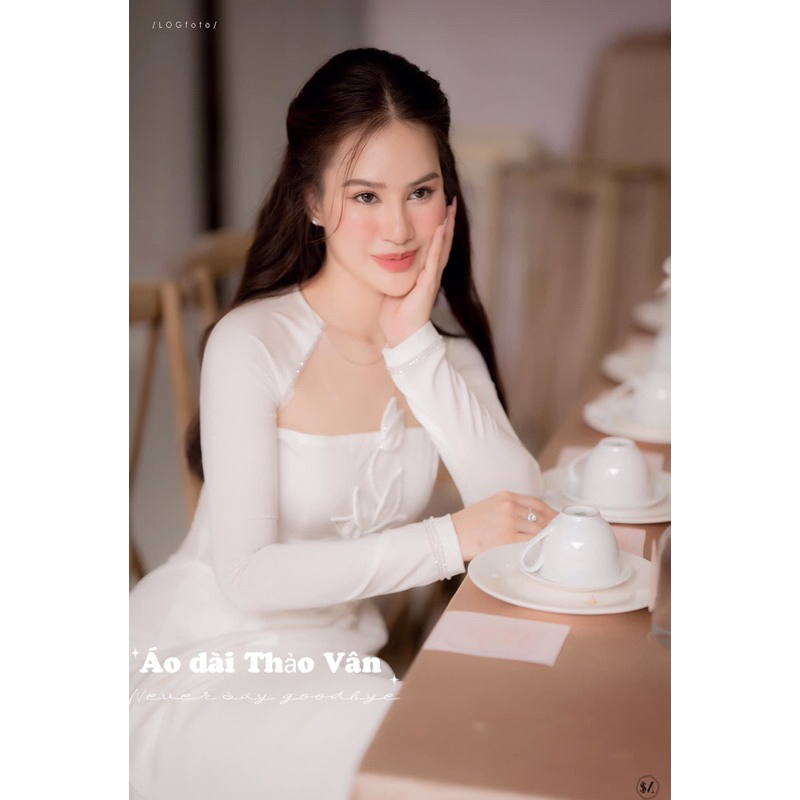 Áo dài cô dâu thiết kế cao cấp cổ cách điệu hoạ tiết sen-TV003