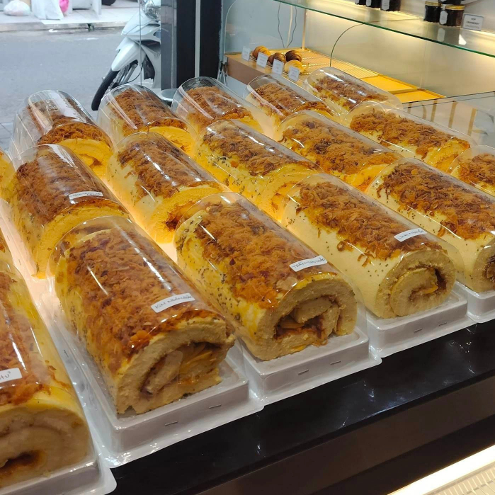 50 Hộp H72 Đế Tim Đựng Bánh Bông Lan Cuộn Lớn 20cm