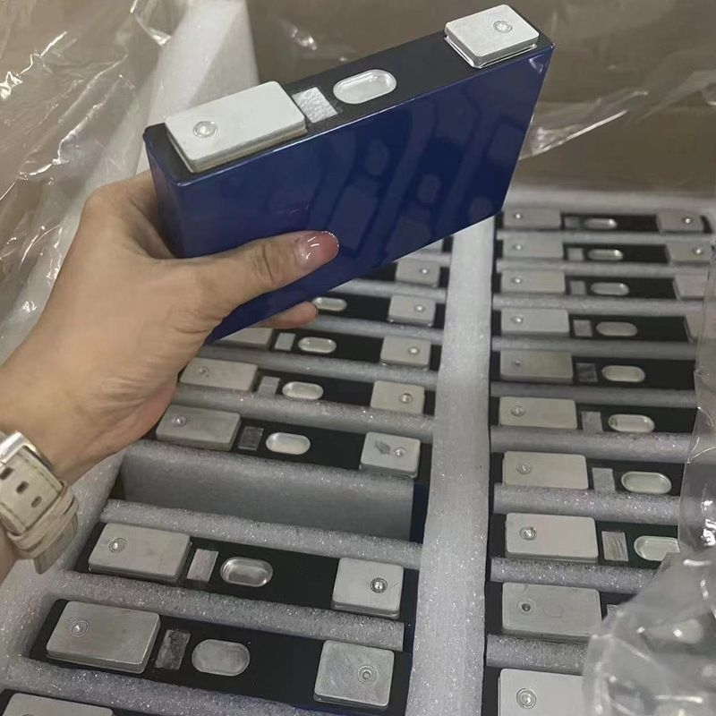 Pin sắt vỏ nhôm 3,7V 40Ah, 50Ah