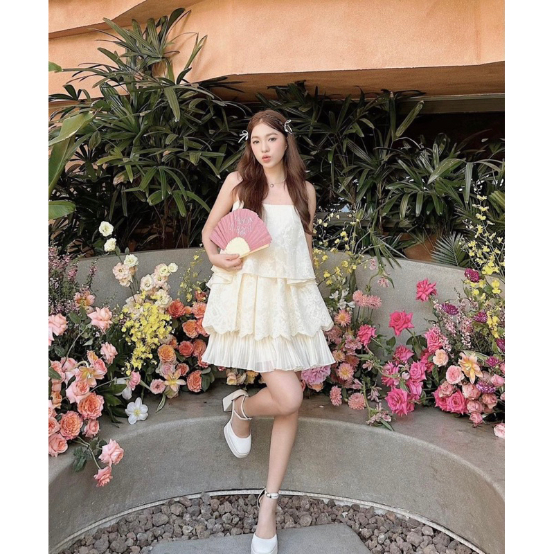 SET ÁO BABYDOLL 2 DÂY THÊU HOA TẦNG PHỐI REN + CHÂN VÁY XOÈ XẾP LY TRẮNG