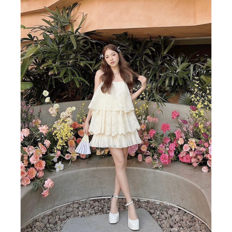 SET ÁO BABYDOLL 2 DÂY THÊU HOA TẦNG PHỐI REN + CHÂN VÁY XOÈ XẾP LY TRẮNG