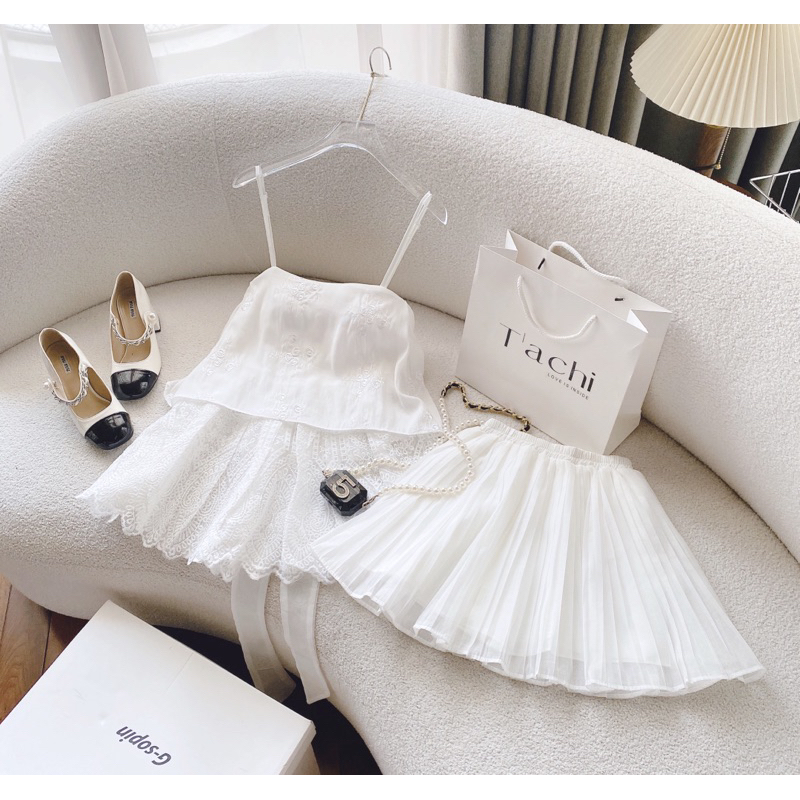 SET ÁO BABYDOLL 2 DÂY THÊU HOA TẦNG PHỐI REN + CHÂN VÁY XOÈ XẾP LY TRẮNG