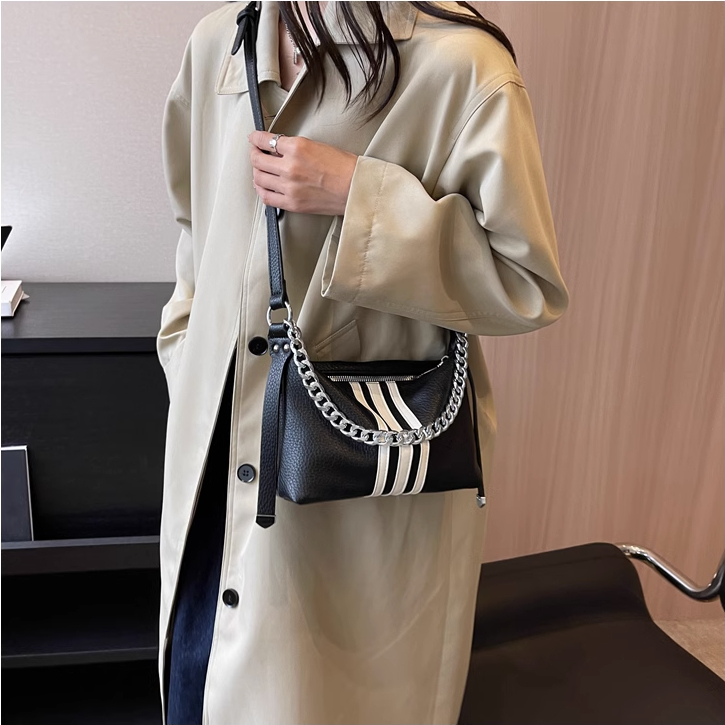 Túi xách nữ đeo chéo đa năng chất da dày siêu bền bỉ Capucha T330