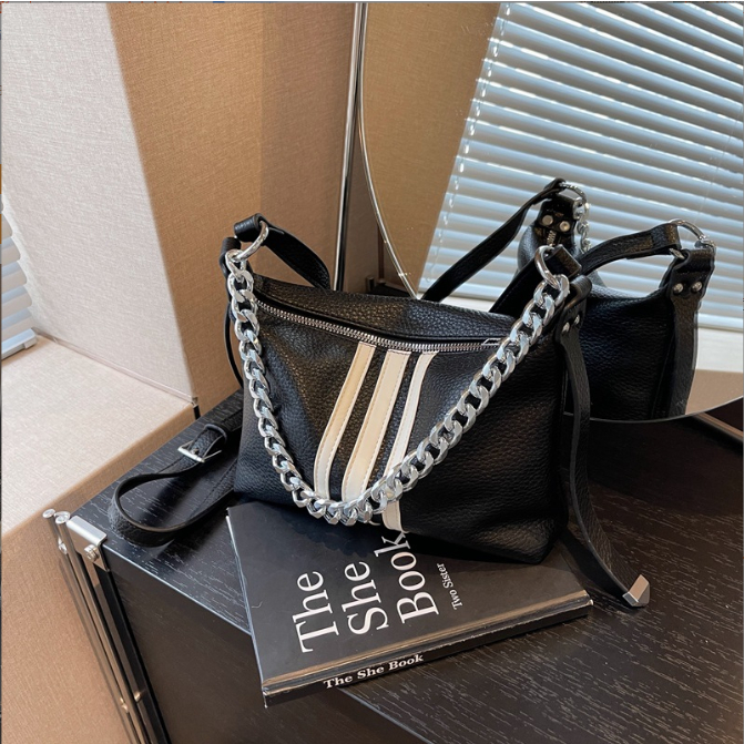 Túi xách nữ đeo chéo đa năng chất da dày siêu bền bỉ Capucha T330