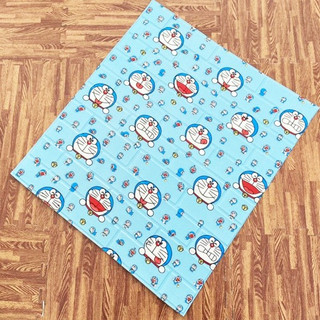 Xốp dán tường 3D hình Doraemon, miếng xốp sẵn keo tự bóc dán 70x77cm