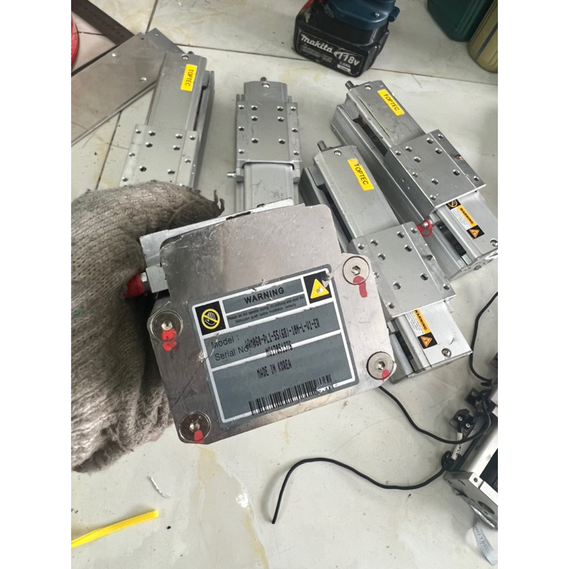 Trục Z chế máy Hàn cell