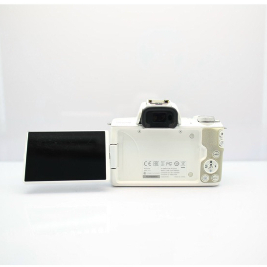 Bộ máy ảnh Canon EOS M50 kèm ống kính Canon M 15-45mm