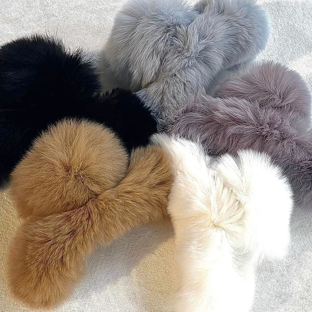 ELRÊVER - Kẹp tóc phối lông phong cách mùa hè cho nữ - Màu ngẫu nhiên - 0323G02