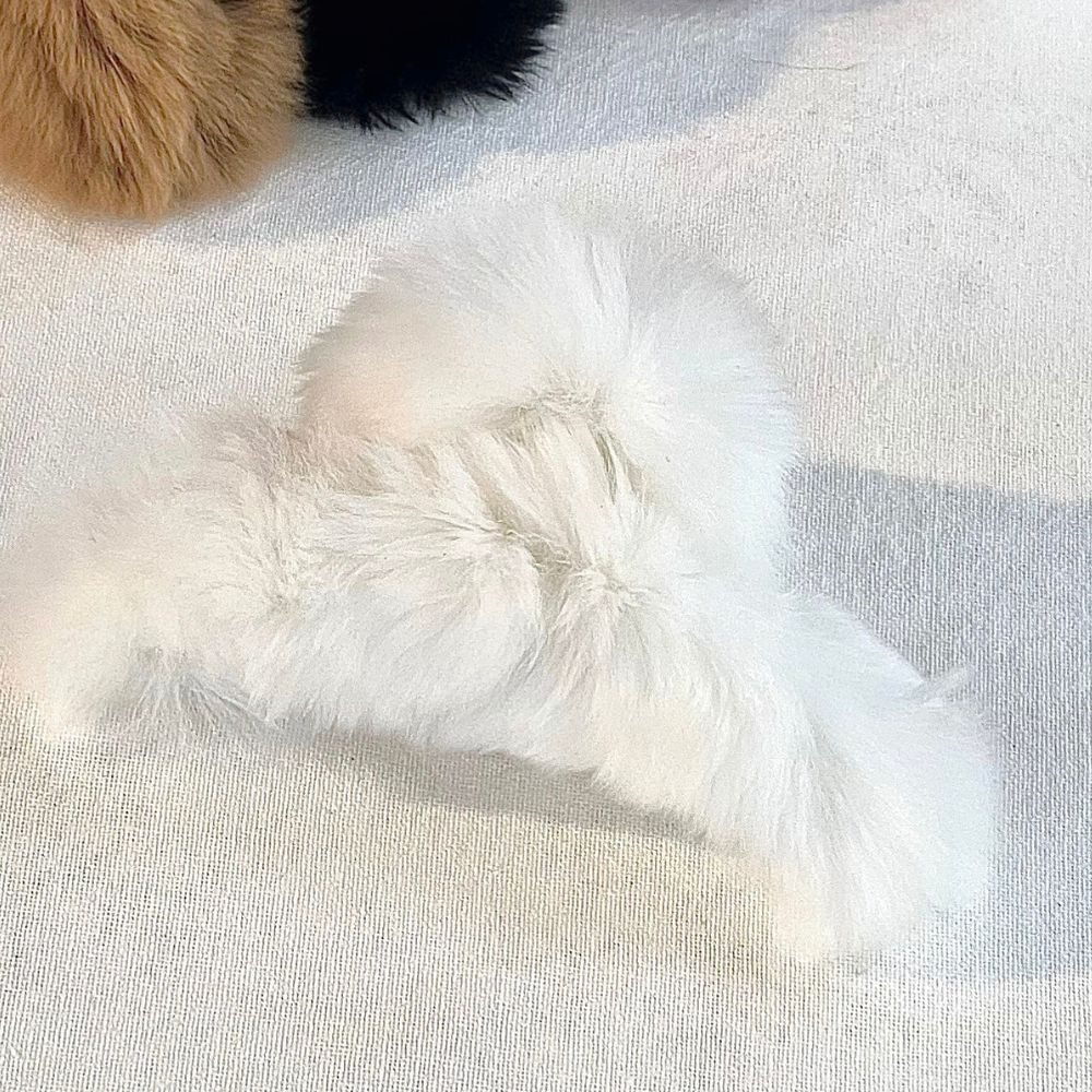 ELRÊVER - Kẹp tóc phối lông phong cách mùa hè cho nữ - Màu ngẫu nhiên - 0323G02