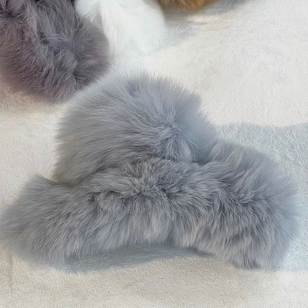 ELRÊVER - Kẹp tóc phối lông phong cách mùa hè cho nữ - Màu ngẫu nhiên - 0323G02