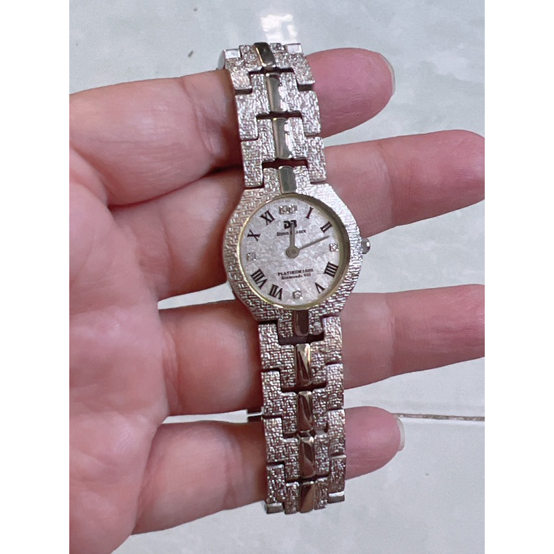 đồng hồ nữ hiệu Doris blaser quartz
