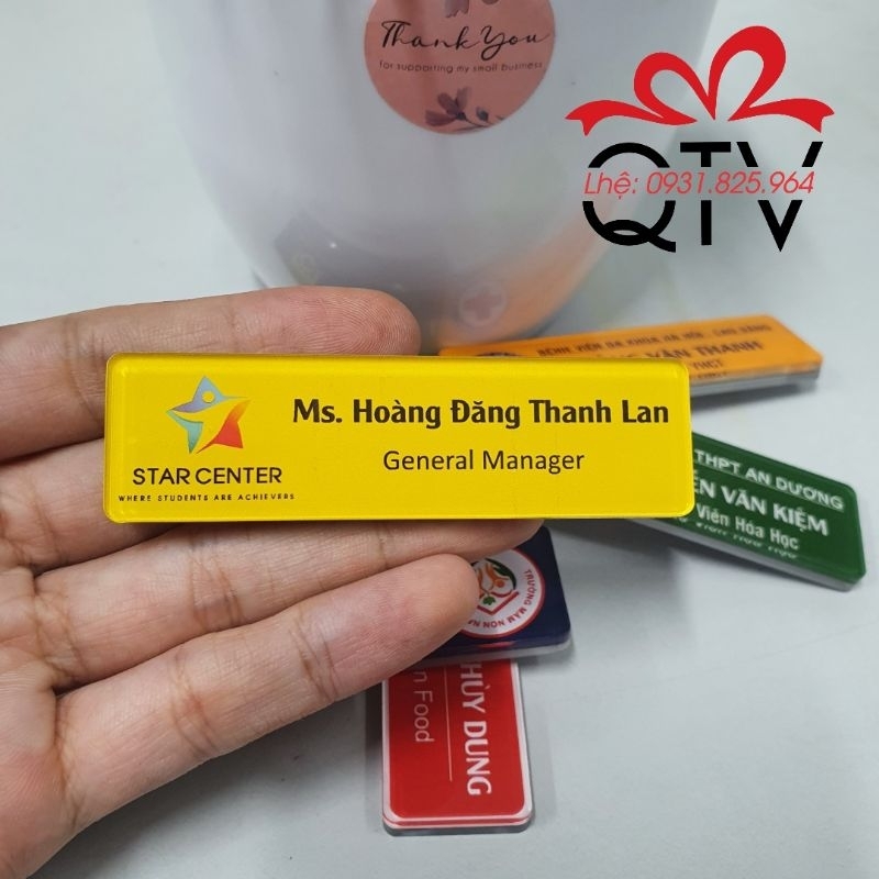 Bảng tên nhân viên mica