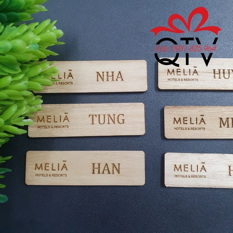 Bảng tên nhân viên - Gỗ khắc theo yêu cầu