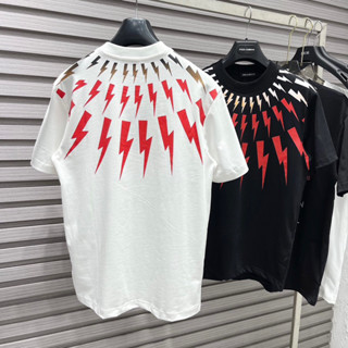 Áo Cộc Nam Nữ In Hình Tia Sét Neil Barrett Đỏ Cam Trắng Quanh Cổ . Áo Thun Siêu Cấp Cháy Phố Cho Các Boy Phố 2023 M87