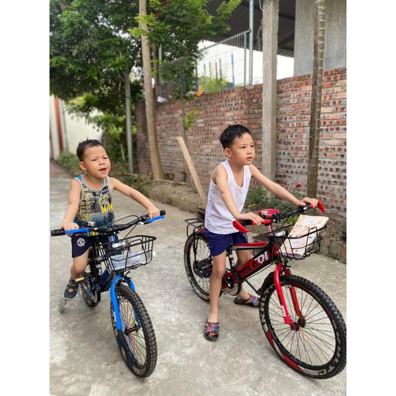 Xe dap the thao dia hinh cho be