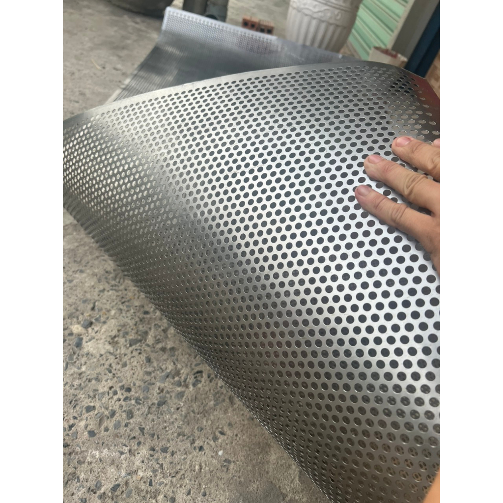 Tôn đột lỗ kẽm dày 4,5 zem